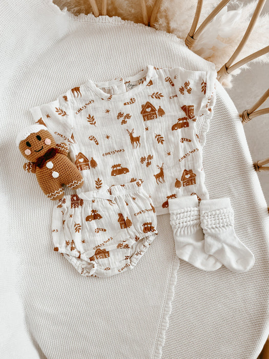 Holiday Village Muslin Set