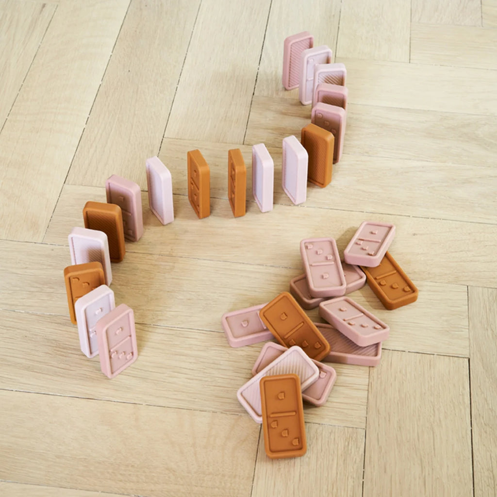 DODO Liewood's new cool domino set consists of 28-pieces. Made